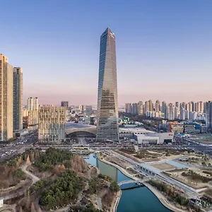 Oakwood Premier Aparthotel